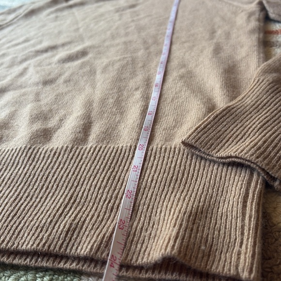 Equipment Femme Cashmere Turtleneck - Picture 7 of 7